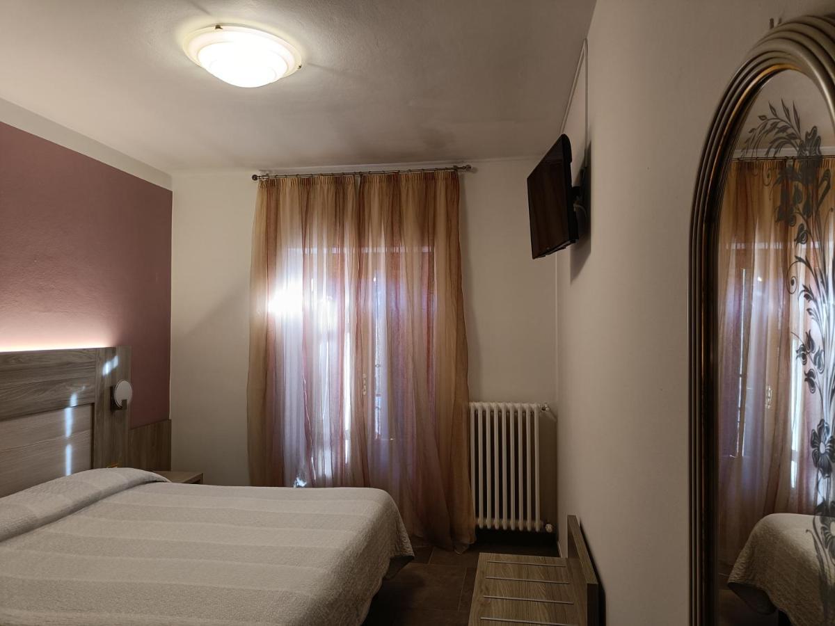 Albergo Ristorante Scanapa كاستوني ديلا بريسولانا المظهر الخارجي الصورة