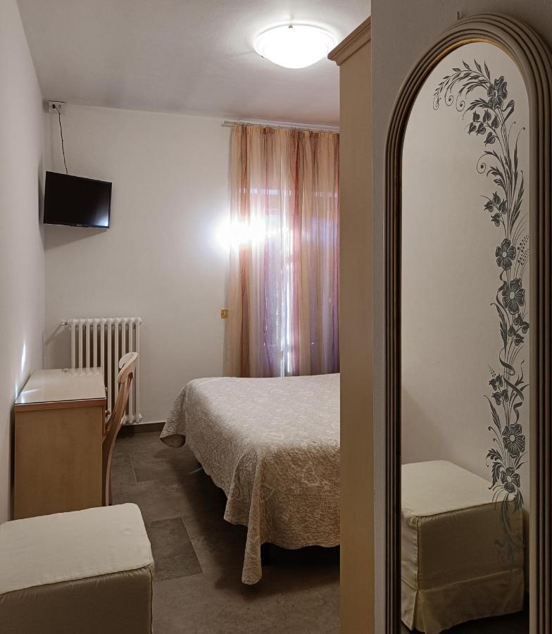 Albergo Ristorante Scanapa كاستوني ديلا بريسولانا المظهر الخارجي الصورة
