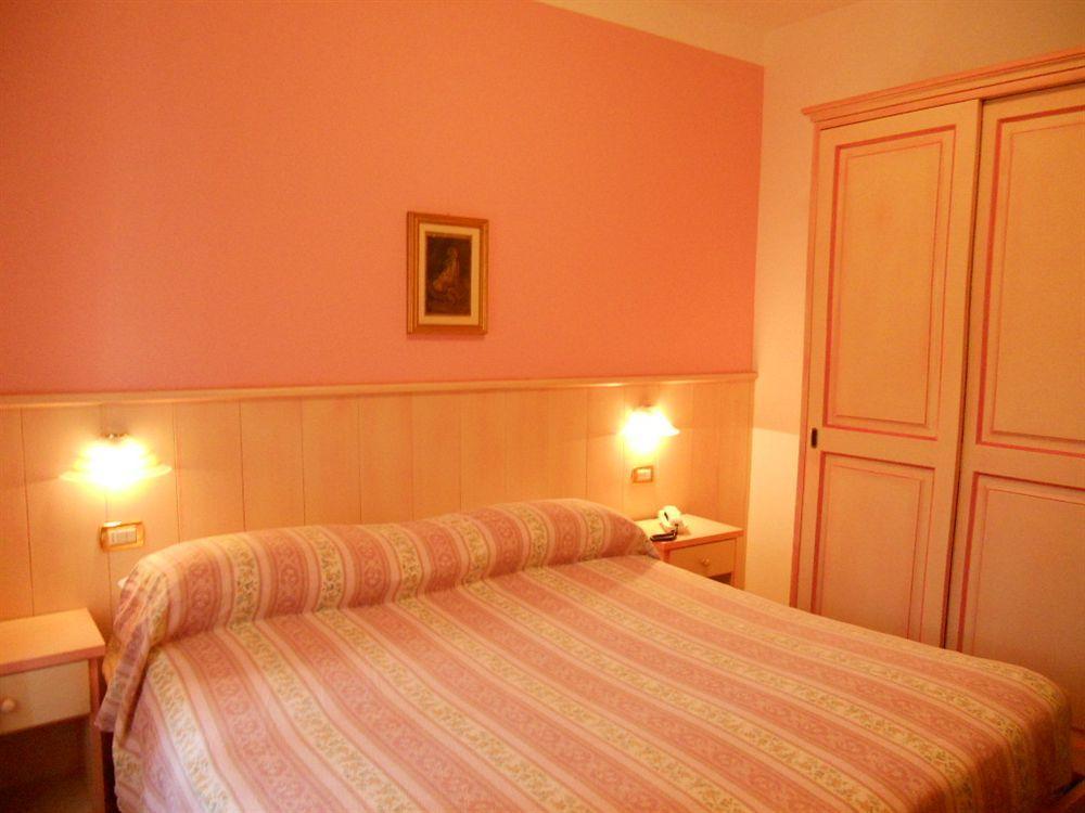 Albergo Ristorante Scanapa كاستوني ديلا بريسولانا المظهر الخارجي الصورة