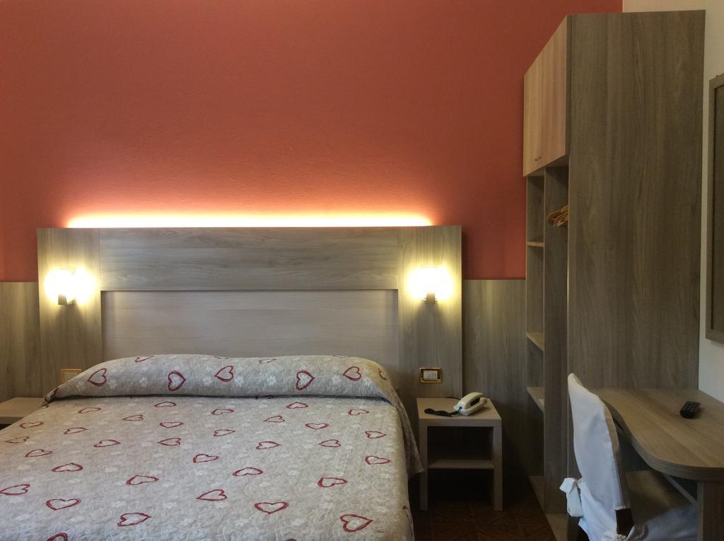 Albergo Ristorante Scanapa كاستوني ديلا بريسولانا المظهر الخارجي الصورة